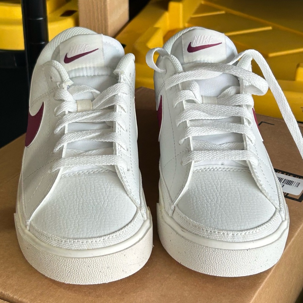 Women's Nike court legacy sneakers - Picture 4 of 5